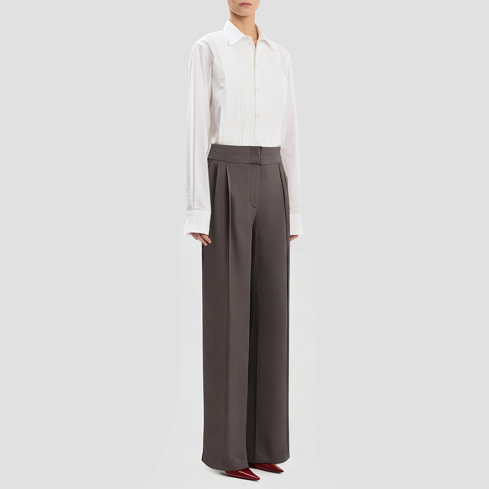 Straight-leg solid-color trousers with zipper closure