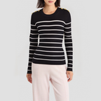 Round-neck button-up slim-fit knitted cardigan