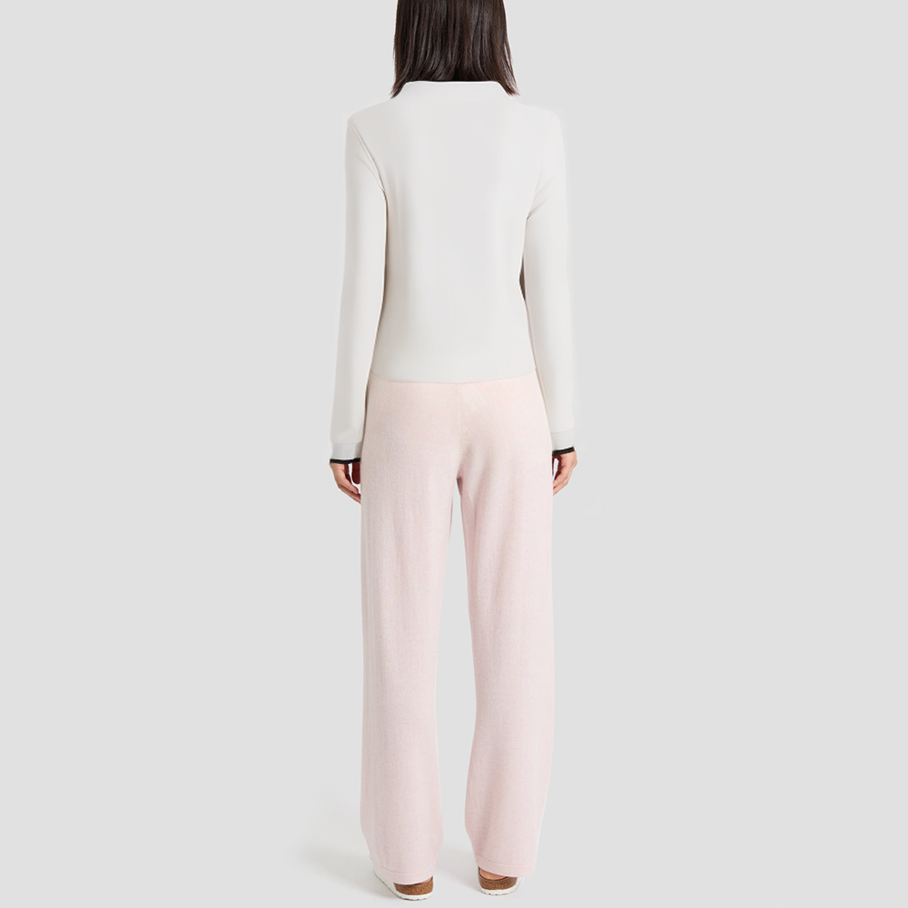 Elegant round-neck sweater