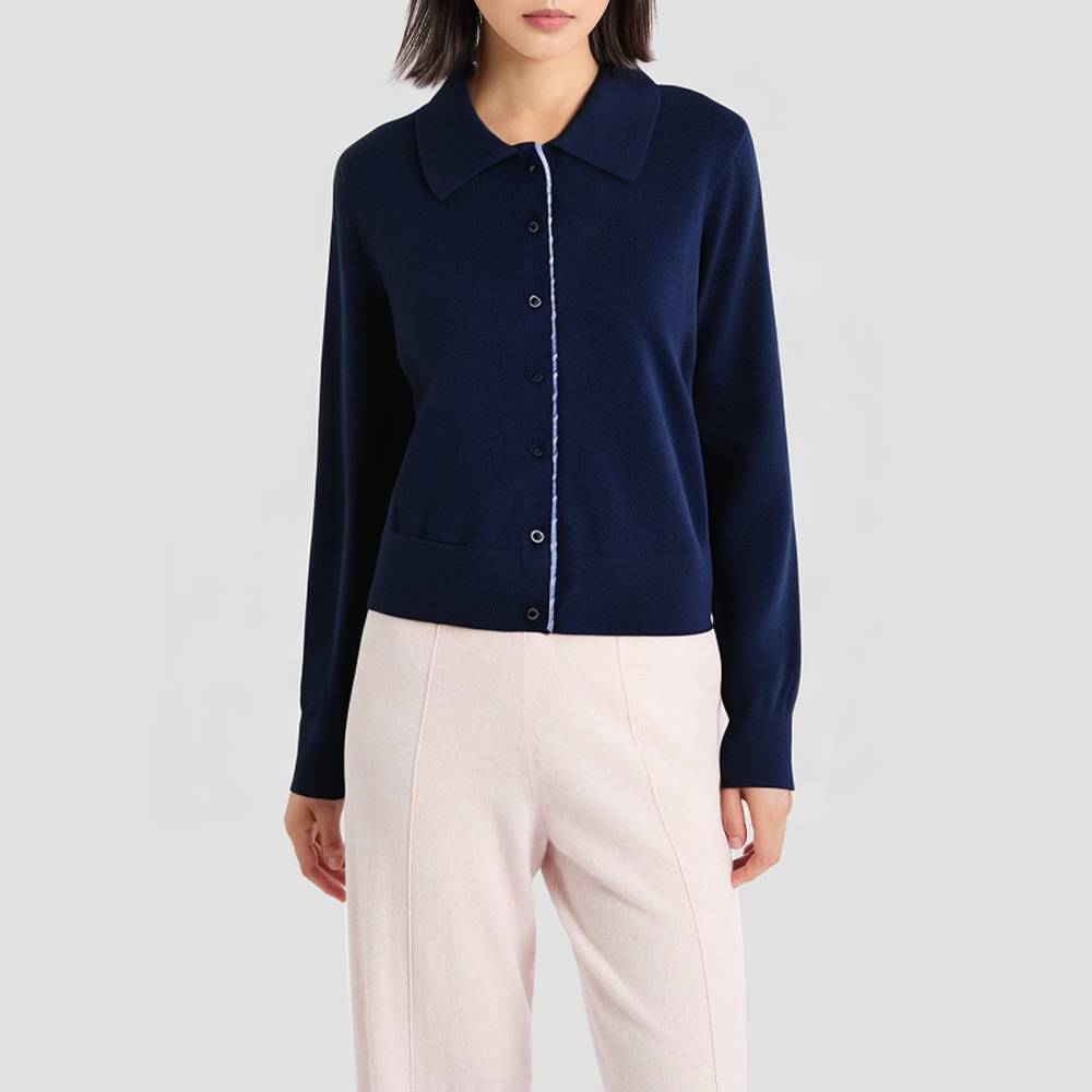 Elegant knitted cardigan with a lapel collar