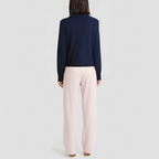 Elegant knitted cardigan with a lapel collar