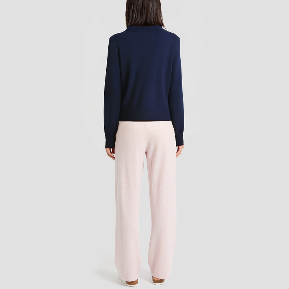 Elegant knitted cardigan with a lapel collar