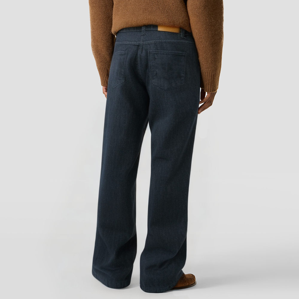 Street style men's wide-leg jeans